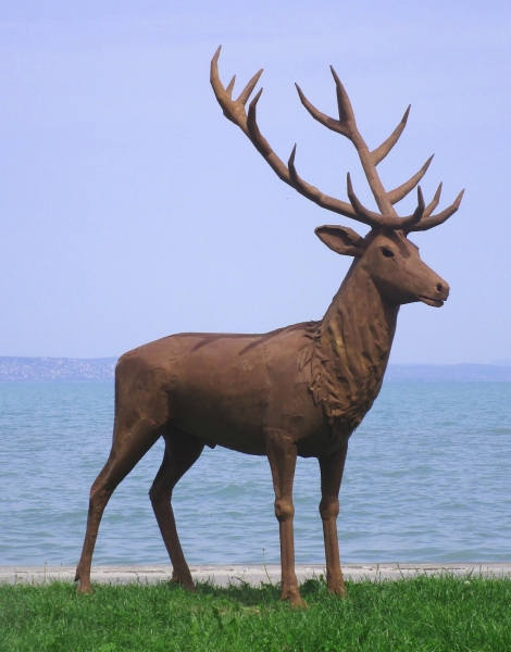 Dammhirsch Skulptur Rostig groß